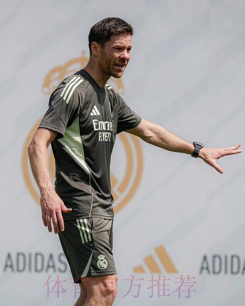 记者:阿隆索已接受皇马要求 将带皇马出战世俱杯 记者:阿隆索已接受皇马要求 将带皇马出战世俱杯